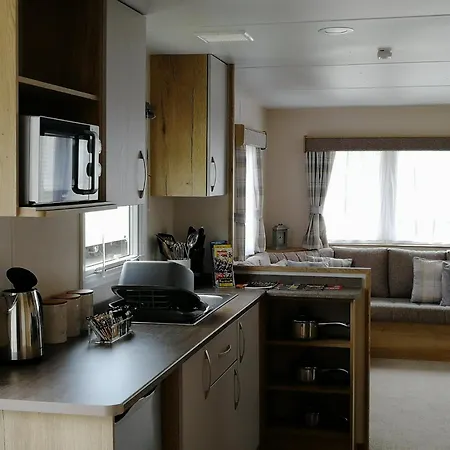 Seal Bay Resort - Pet Friendly 3 Bed 8 Birth Family Owned Caravan, Selsey Exterior photo
