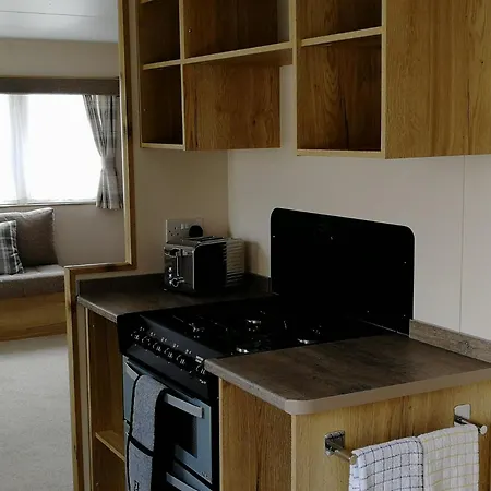 Seal Bay Resort - Pet Friendly 3 Bed 8 Birth Family Owned Caravan, Selsey Exterior photo