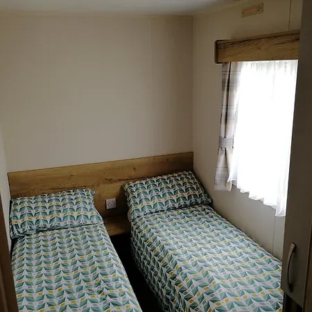 Seal Bay Resort - Pet Friendly 3 Bed 8 Birth Family Owned Caravan, Selsey Exterior photo