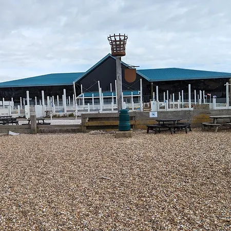 Seal Bay Resort - Pet Friendly 3 Bed 8 Birth Family Owned Caravan, Selsey Exterior photo